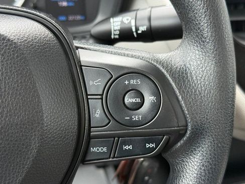Used 2022 Toyota Corolla LE image 21
