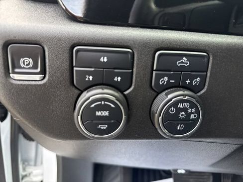 Used 2025 Chevrolet Silverado 2500 LT w/ Convenience Package AWD/4WD image 18