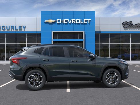 New 2026 Chevrolet Trax LT w/ Driver Confidence Package FWD image 5