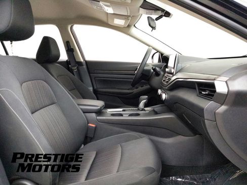 Used 2025 Nissan Altima 2.5 SV FWD image 27