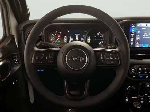 Used 2025 Jeep Wrangler Unlimited Rubicon 4xe w/ Safety Group AWD/4WD image 11
