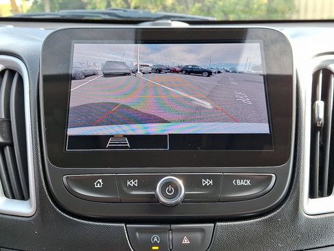 Used 2023 Chevrolet Malibu LT image 17