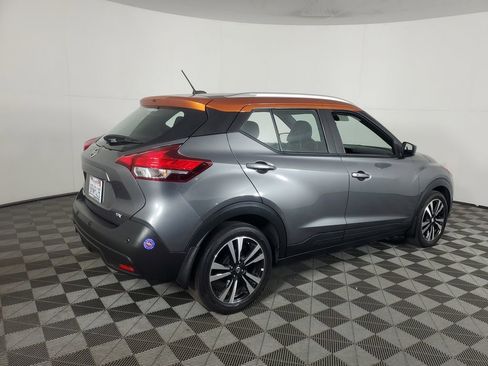 Used 2020 Nissan Kicks SV image 4
