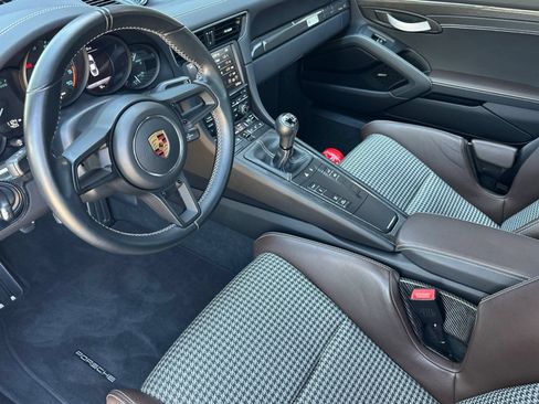 Used 2016 Porsche 911 R RWD image 42