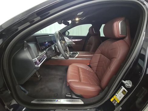 Used 2023 BMW i7 xDrive60 AWD/4WD image 2