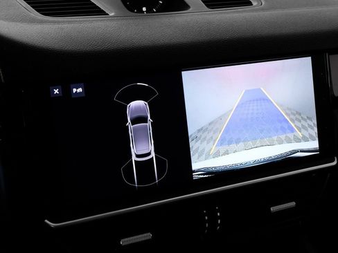 Used 2019 Porsche Cayenne S image 19