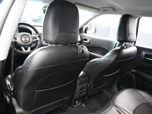 Used 2020 Jeep Compass Latitude image 30