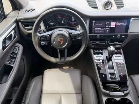 Used 2023 Porsche Macan AWD/4WD image 17