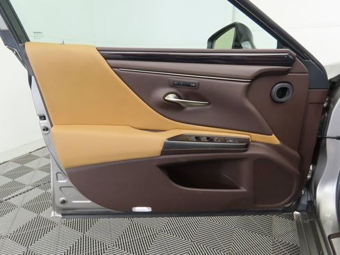 Used 2019 Lexus ES 350 w/ Premium Package image 23