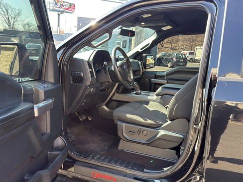 Used 2019 Ford F150 XLT w/ Equipment Group 302A Luxury AWD/4WD image 21