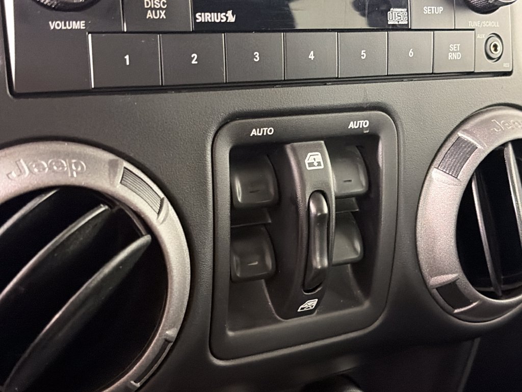 Used 2017 Jeep Wrangler Unlimited Sport w/ Quick Order Package 24S AWD/4WD image 20