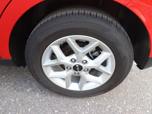 Used 2025 Kia Soul LX w/ LX Technology Package image 14