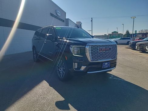 Used 2023 GMC Yukon XL Denali w/ Max Trailering Package image 8