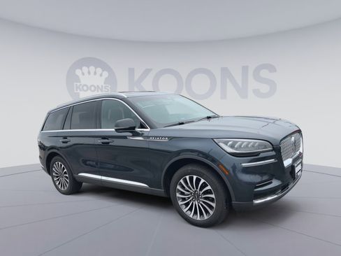 Used 2023 Lincoln Aviator Reserve w/ Elements Package Plus AWD/4WD image 2