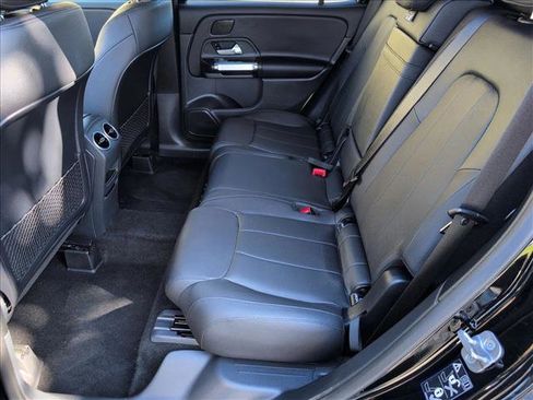 Used 2025 Mercedes-Benz GLB 250 image 19