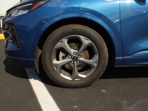 Used 2023 Ford Escape ST-Line w/ Equipment Group 301A FWD image 3