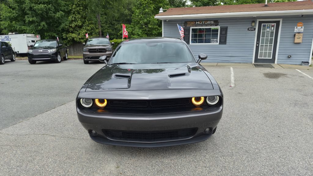 Used 2021 Dodge Challenger SXT w/ Blacktop Package RWD image 2