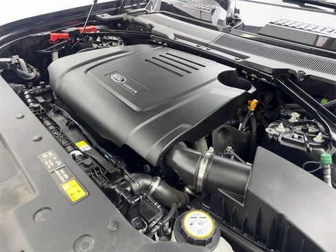 Used 2025 Land Rover Defender 110 S image 69