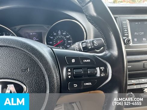 Used 2019 Kia Sedona EX image 19