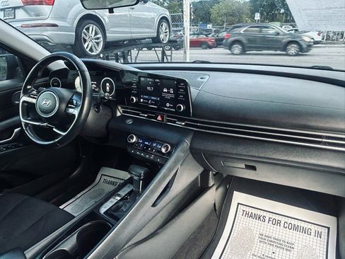 Used 2022 Hyundai Elantra SEL w/ Convenience Package image 15