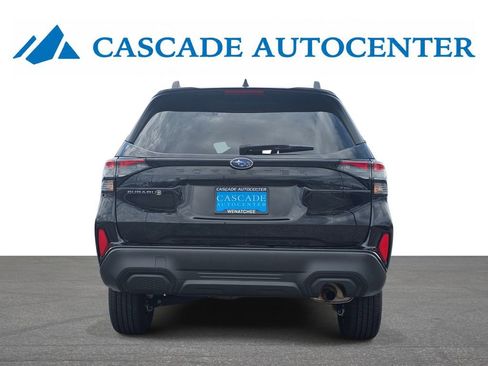Used 2025 Subaru Forester Premium AWD/4WD image 4