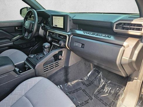 Used 2025 Toyota Tacoma SR5 AWD/4WD image 22