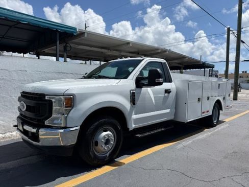 Used 2022 Ford F350 XL w/ Power Equipment Group RWD image 2