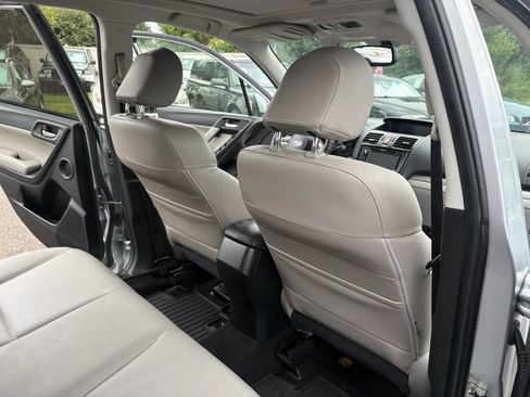 Used 2014 Subaru Forester 2.5i Touring AWD/4WD image 25