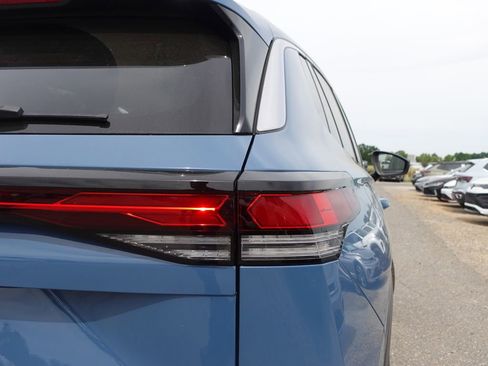 New 2026 Volkswagen Tiguan SE image 15