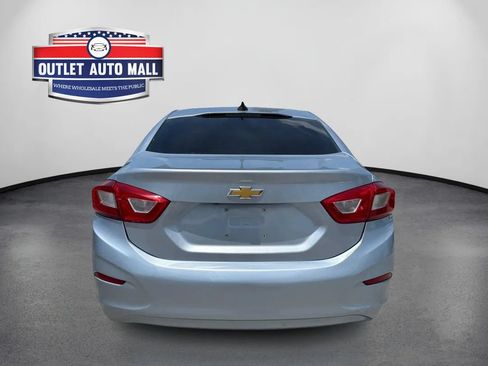 Used 2017 Chevrolet Cruze LS FWD image 4