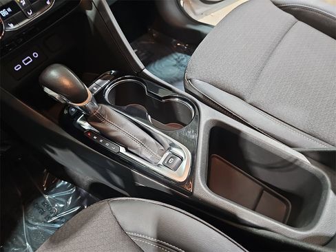 Certified 2022 Buick Encore GX Select w/ Sport Touring Package image 21