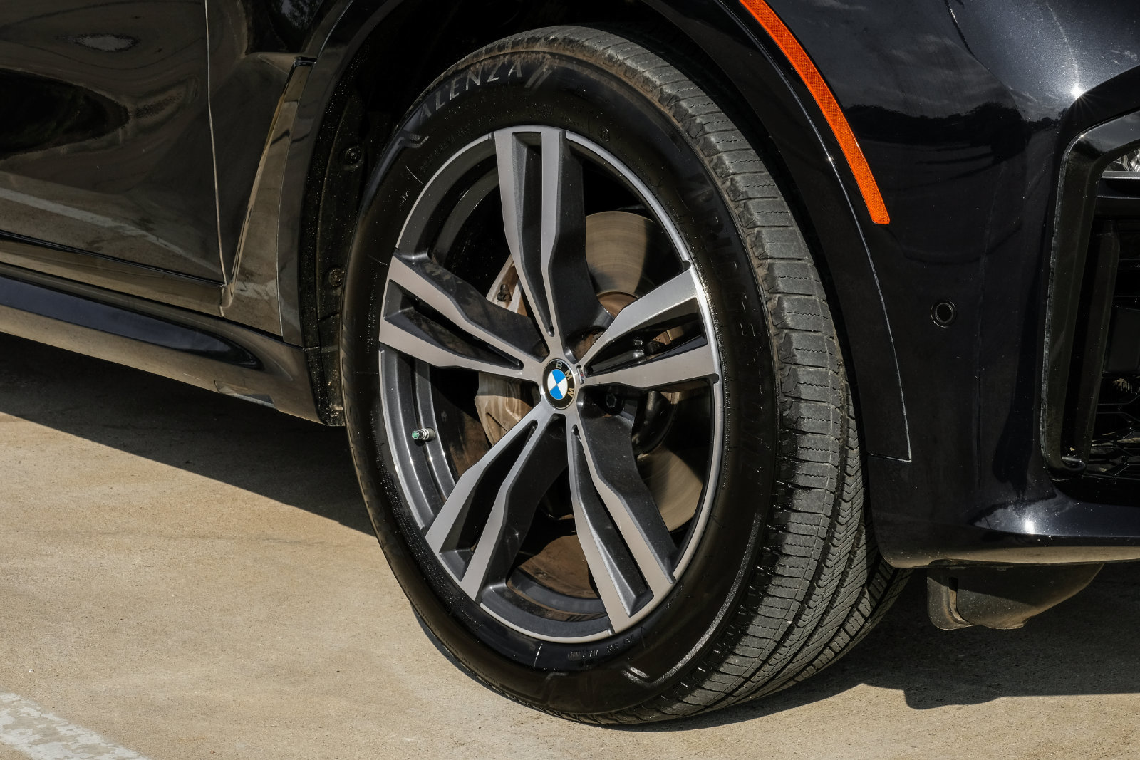 Used 2021 BMW X7 xDrive40i w/ M Sport Package AWD/4WD image 73