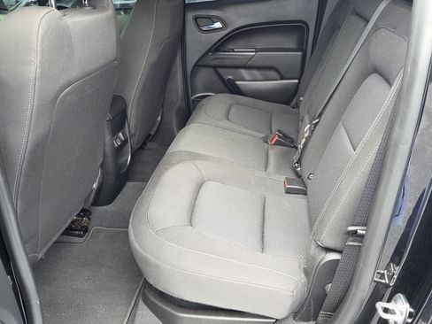 Used 2022 Chevrolet Colorado LT w/ LT Convenience Package image 4