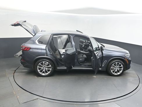 Used 2022 BMW X5 sDrive40i w/ Premium Package image 51