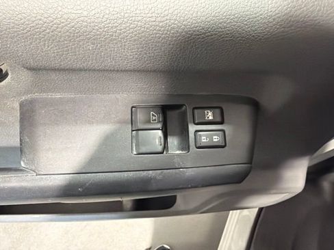 Used 2013 Nissan NV 2500 SV w/ Technology Pkg RWD image 17