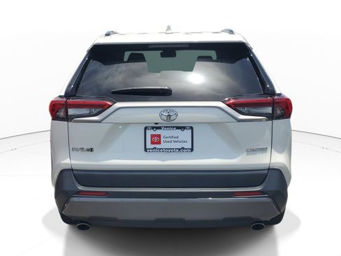 Used 2019 Toyota RAV4 Limited w/ Cold Weather Package FWD image 6