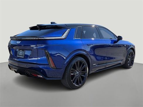 New 2026 Cadillac Lyriq V image 6
