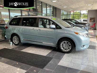 Used 2017 Toyota Sienna XLE Premium w/ Protection Package