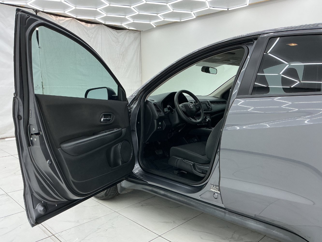 Used 2018 Honda HR-V LX image 16