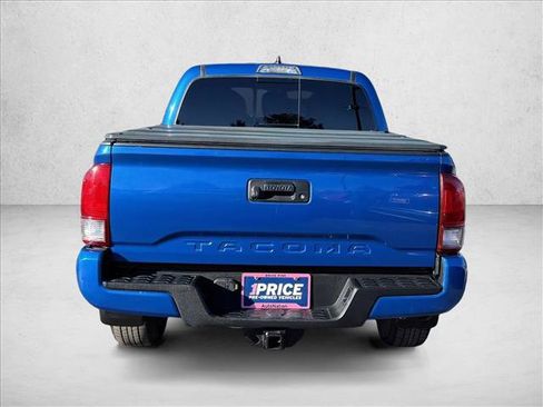 Used 2017 Toyota Tacoma TRD Sport w/ Tow Package AWD/4WD image 6