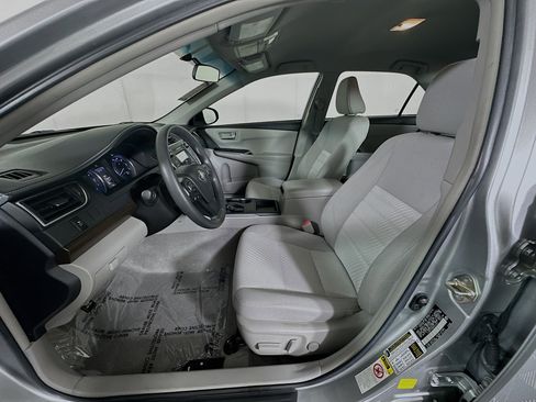 Used 2017 Toyota Camry LE image 12