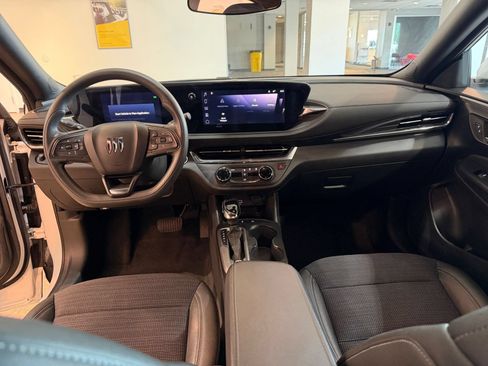 Used 2025 Buick Envista Preferred FWD image 31