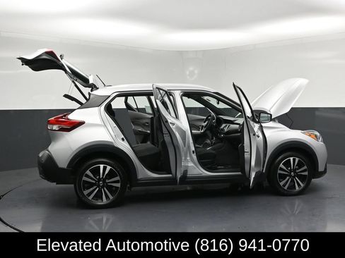Used 2020 Nissan Kicks SV FWD image 32