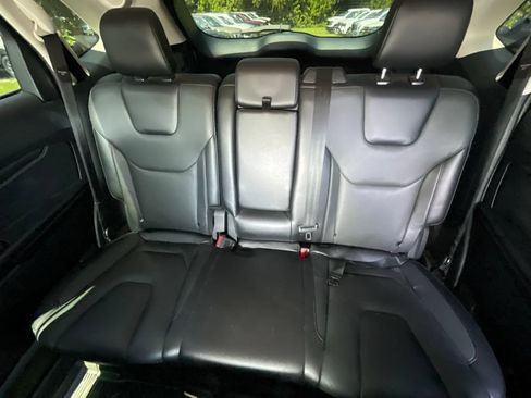 Used 2018 Ford Edge Titanium w/ Equipment Group 302A AWD/4WD image 9
