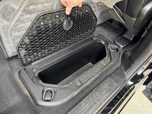 Used 2025 RAM 1500 Laramie w/ Sport Appearance Package image 33