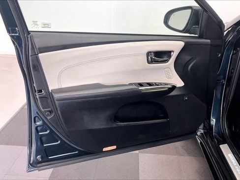 Used 2016 Toyota Avalon Limited w/ Protection Package FWD image 26