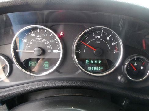 Used 2018 Jeep Wrangler Unlimited Sport S AWD/4WD image 21