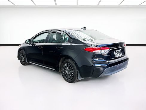 Used 2025 Toyota Corolla LE FWD image 6