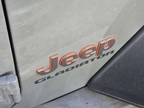 Used 2021 Jeep Gladiator Mojave w/ Trailer Tow Package AWD/4WD image 7