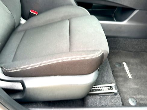 Certified 2025 Nissan Rogue S FWD image 25